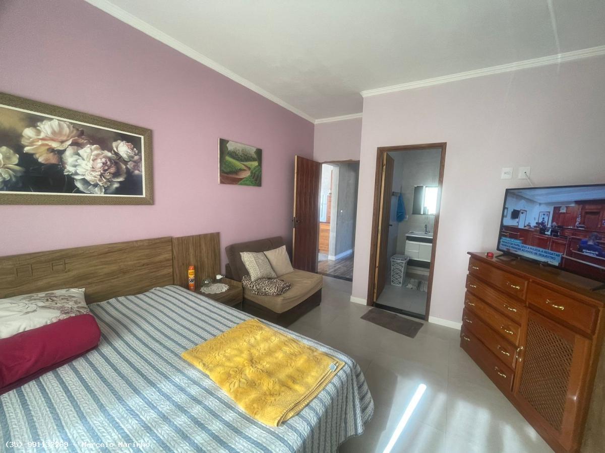 Casa à venda com 2 quartos, 360m² - Foto 1